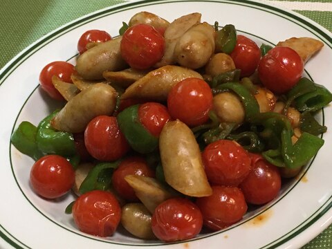 弾けるトマトとピーマンとウィンナーのケチャップ炒め